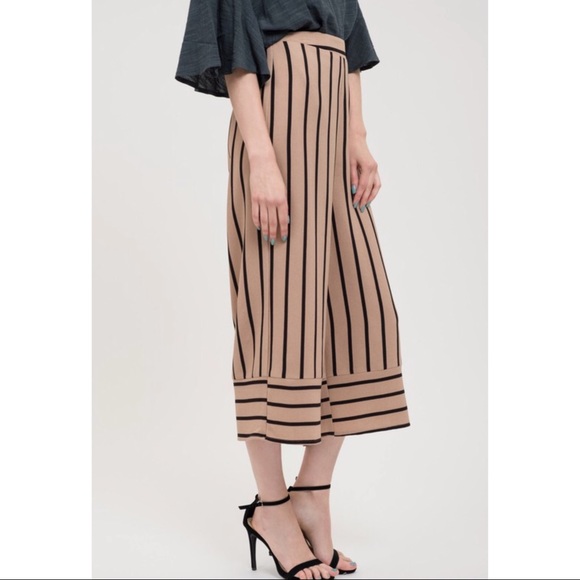 🤩SALE Blu pepper Striped Wide Leg Culotte Pants - Picture 5 of 6